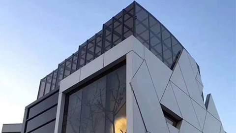 沈陽鋁單板幕墻廠家，塑造城市風(fēng)貌，展現(xiàn)品質(zhì)魅力！